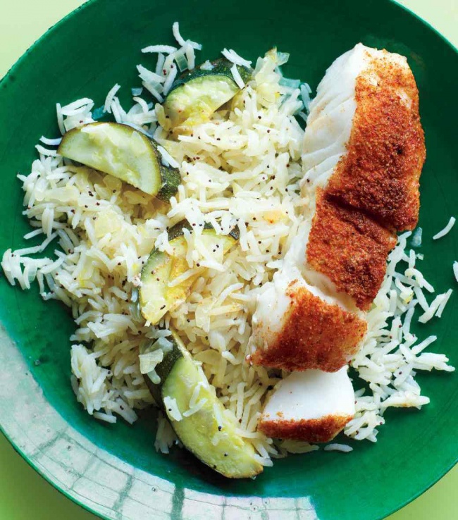 Сочная рыба с рисом на вине